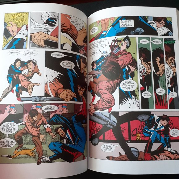 Howard Chaykin's American Flagg! Definitive Collection Trade Paperback Volume 1 - Picture 5 of 7